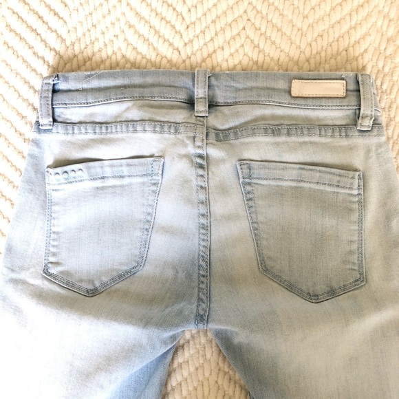 ❄️ Blank NYC Light Blue Wash Denim Skinny Jeans - Picture 6 of 9